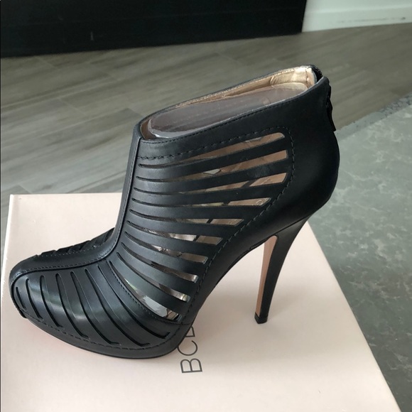 BCBG black bootie- HOT!!! - Picture 5 of 5
